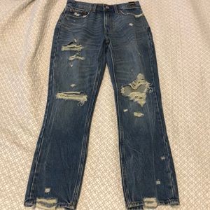 Abercrombie Mom jeans size 25